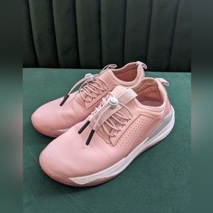 Clove Nurse sneakers